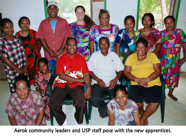 ailinglaplap graduates with their beautiful jaki-ed